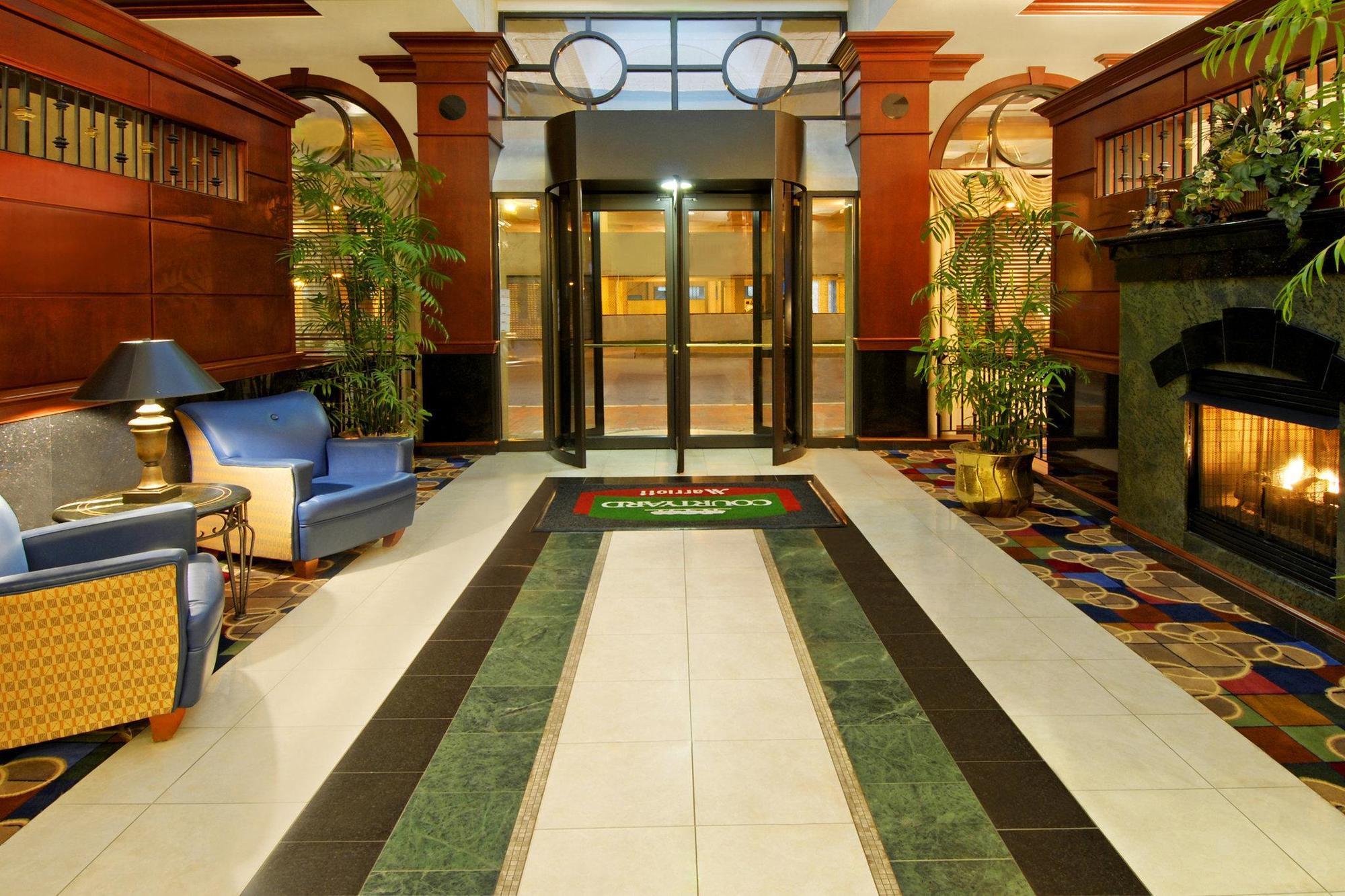 Courtyard By Marriott Norfolk Downtown Hotel Ngoại thất bức ảnh