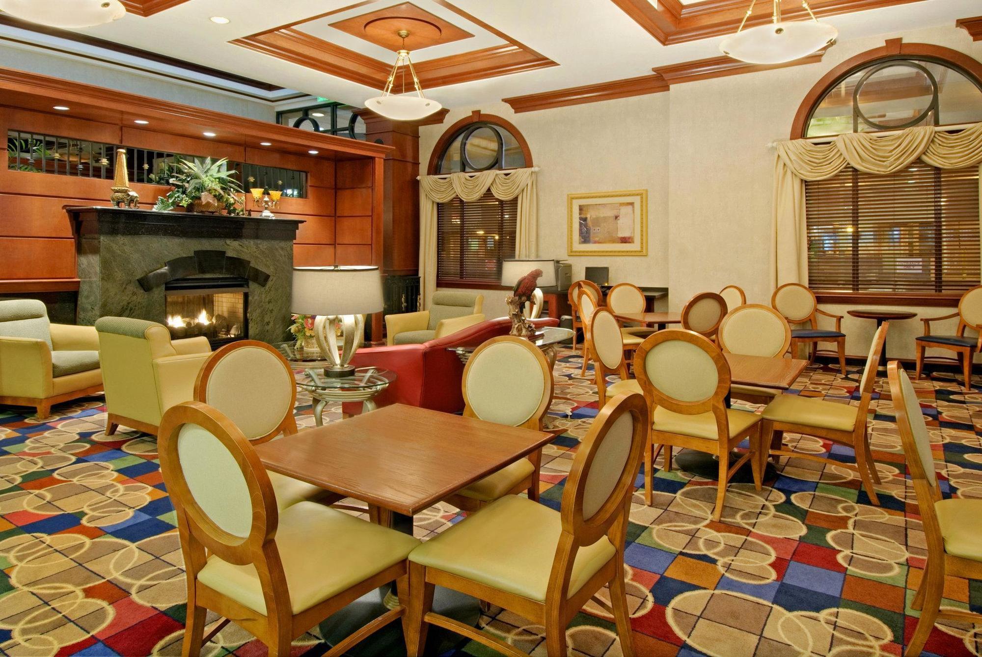 Courtyard By Marriott Norfolk Downtown Hotel Ngoại thất bức ảnh