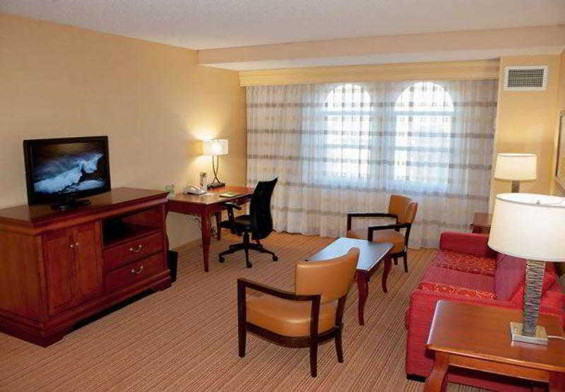 Courtyard By Marriott Norfolk Downtown Hotel Ngoại thất bức ảnh